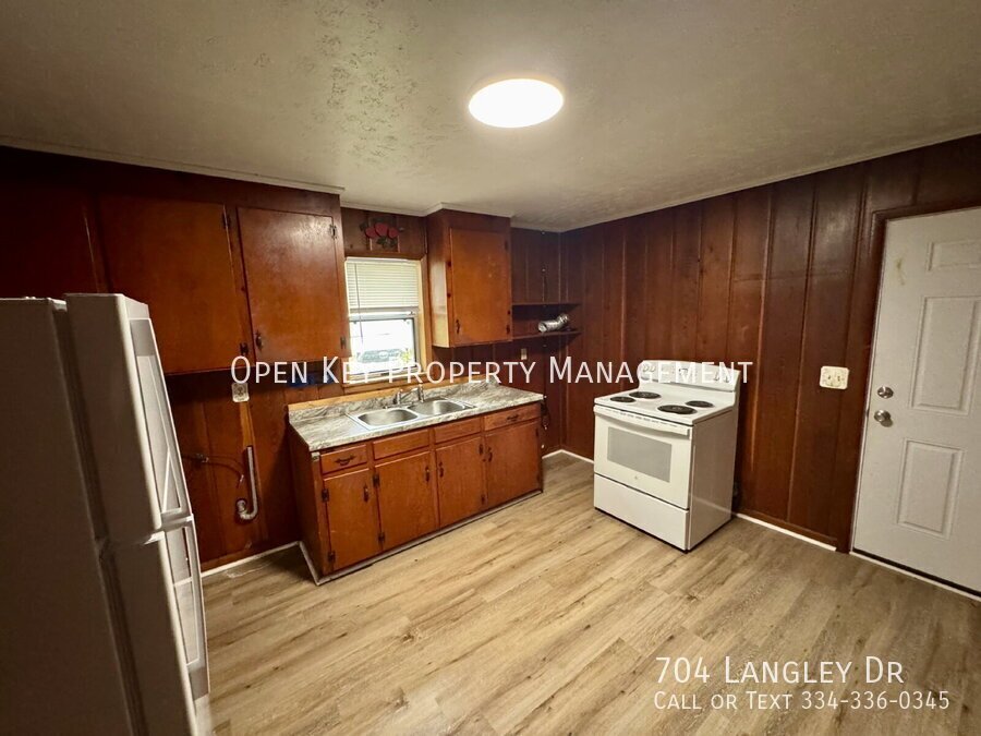 2 bedroom, 1 bath rental in Dothan, AL. Section 8 approved, appliances included, pets are welcome, large backyard for entertaining. Don't miss out on this rental! property image