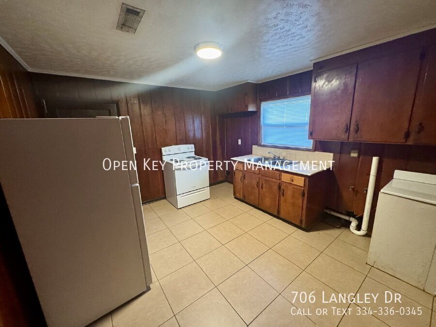 ***Section 8 approved*** 2 bedroom, 1 bath brick home for rent in Dothan, AL. Appliances included and pets are allowed. Don't miss out on this rental! property image