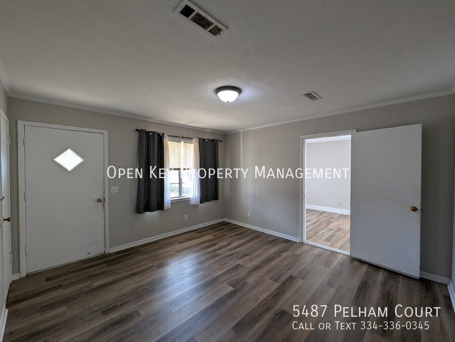 This charming 3 bedroom, 1 bath rental in Graceville, FL., offers comfortable living with beautiful LVP flooring and pet friendly atmosphere. Plenty of space to make your own! property image