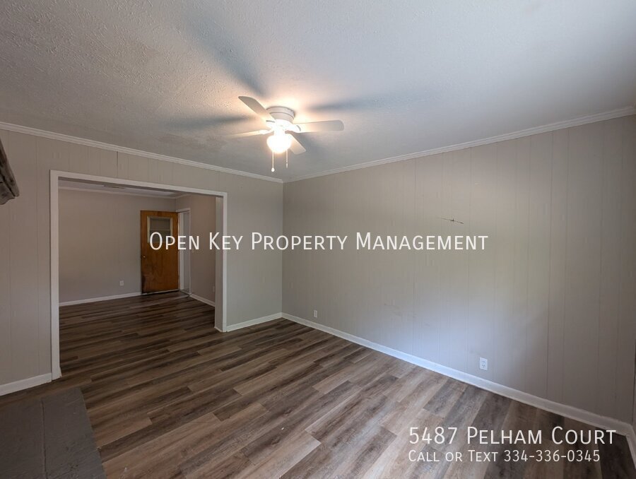This charming 3 bedroom, 1 bath rental in Graceville, FL., offers comfortable living with beautiful LVP flooring and pet friendly atmosphere. Plenty of space to make your own! property image