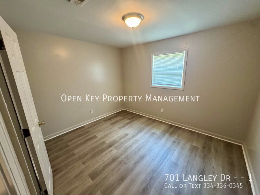 2 BR/1BA, Section 8 approved rental - LVP flooring, appliances included, conveniently located in Dothan, AL. Check out this rental today! property image