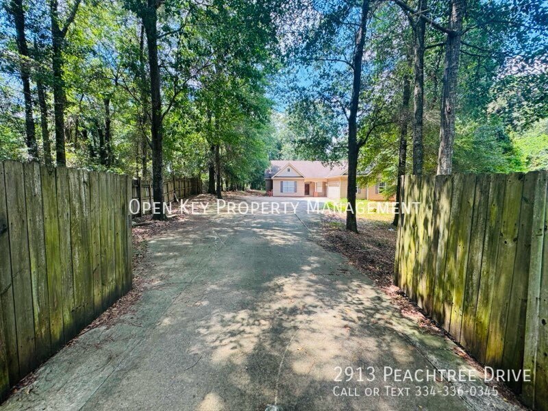 Beautiful and spacious 5 bedroom, 3 bath home for rent in Dothan, AL. Features open living area, beautiful wood floors, large backyard - this home is perfect for entertaining! property image