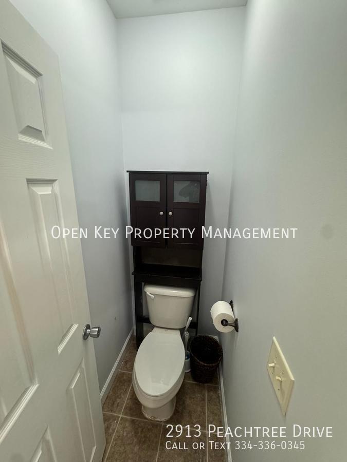 Beautiful and spacious 5 bedroom, 3 bath home for rent in Dothan, AL. Features open living area, beautiful wood floors, large backyard - this home is perfect for entertaining! property image