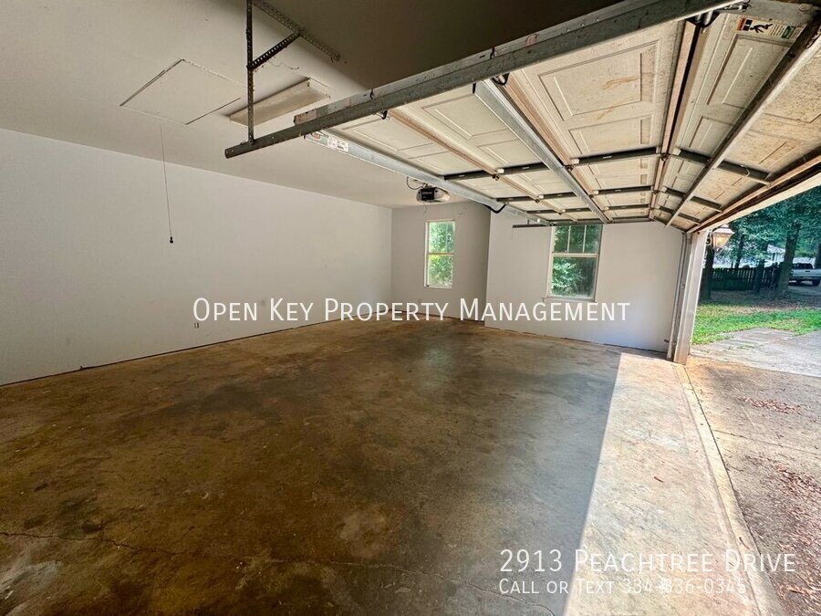 Beautiful and spacious 5 bedroom, 3 bath home for rent in Dothan, AL. Features open living area, beautiful wood floors, large backyard - this home is perfect for entertaining! property image