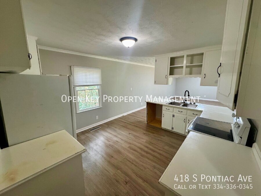 Spacious 4 bedroom, 2 bath home for rent in Dothan, AL. Prime location near Dothan Country Club and minutes from shopping and dining. Section 8 approved. Check out this rental today! property image