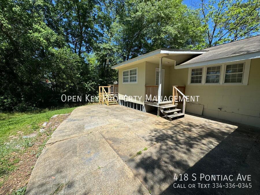 Spacious 4 bedroom, 2 bath home for rent in Dothan, AL. Prime location near Dothan Country Club and minutes from shopping and dining. Section 8 approved. Check out this rental today! property image