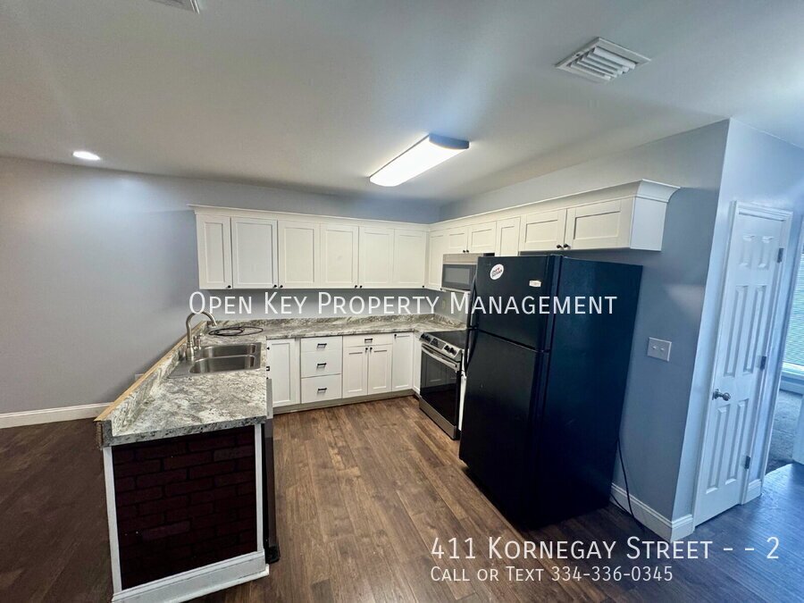 Updated 4 bedroom, 2 bath duplex for rent in Dothan, AL. Open living area - perfect for entertaining. Section 8 approved, appliances included, and pets welcome. Don't miss out on this rental! property image