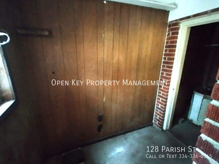 Charming 2-bed, 1-bath home in Dothan, Alabama. Features open living room and spacious yard. Section 8 approved! property image