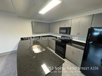 1BR/1BA in Downtown Dothan! Close to restaurants, Civic Center & ACOM. Conveniently located in the heart of Dothan with everything nearby! property image