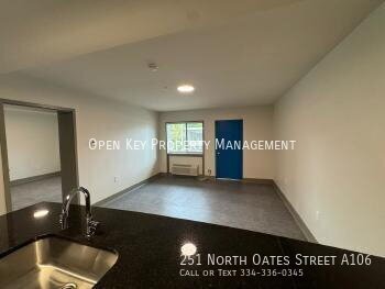 1BR/1BA in Downtown Dothan! Close to restaurants, Civic Center & ACOM. Conveniently located in the heart of Dothan with everything nearby! property image