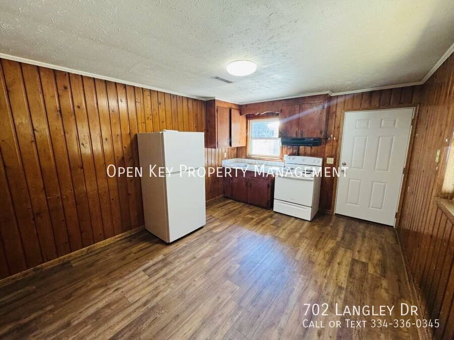 2 bedroom, 1 bath rental in Dothan, AL. Section 8 approved, appliances included and pets welcome! Don't miss out on this rental! property image