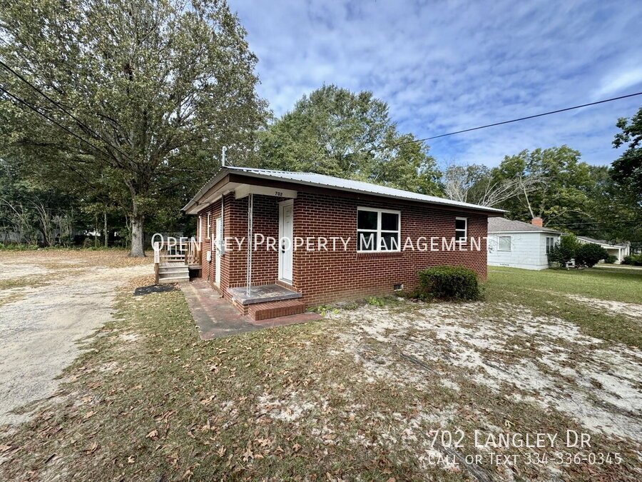 2 bedroom, 1 bath rental in Dothan, AL. Section 8 approved, appliances included and pets welcome! Don't miss out on this rental! property image
