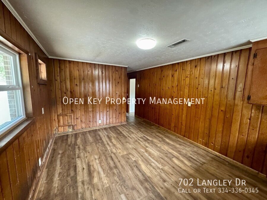 2 bedroom, 1 bath rental in Dothan, AL. Section 8 approved, appliances included and pets welcome! Don't miss out on this rental! property image