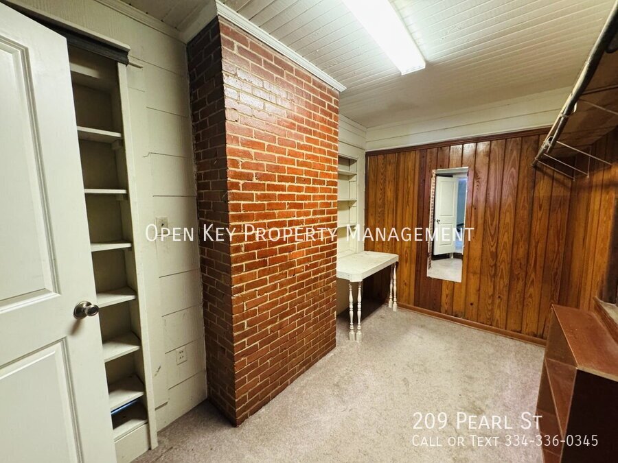 Charming 3 Bedroom, 2 Bath Home in Dothan, AL - appliances included, animal friendly, fenced in backyard, storage, move in ready! property image