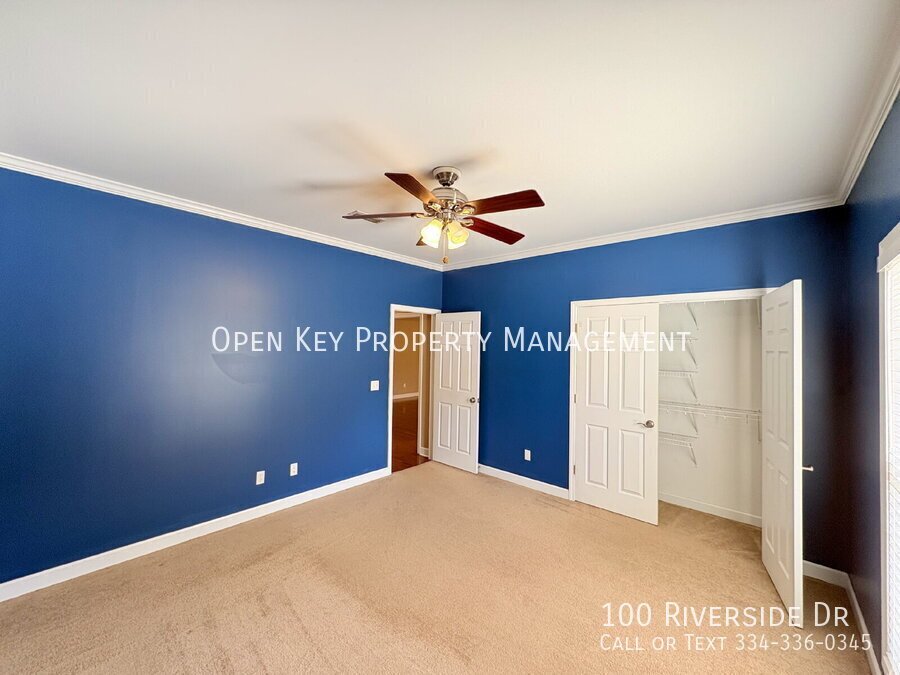 Spacious 3 bedroom, 3 bath home for rent in Dothan, AL - beautiful kitchen with granite countertops, split floor plan, comfortable layout perfect for both relaxing and entertaining. Move in ready! property image