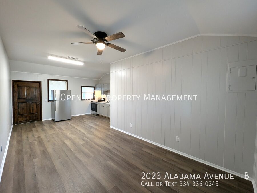 Discover this 1-bedroom, 1-bath apartment in Grand Ridge, Florida. Features a newly updated kitchen and bathroom. Don’t miss out on this freshly renovated space! property image