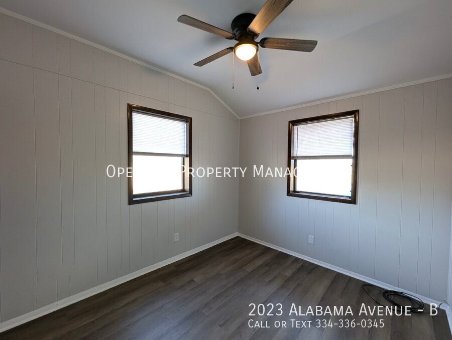 Discover this 1-bedroom, 1-bath apartment in Grand Ridge, Florida. Features a newly updated kitchen and bathroom. Don’t miss out on this freshly renovated space! property image