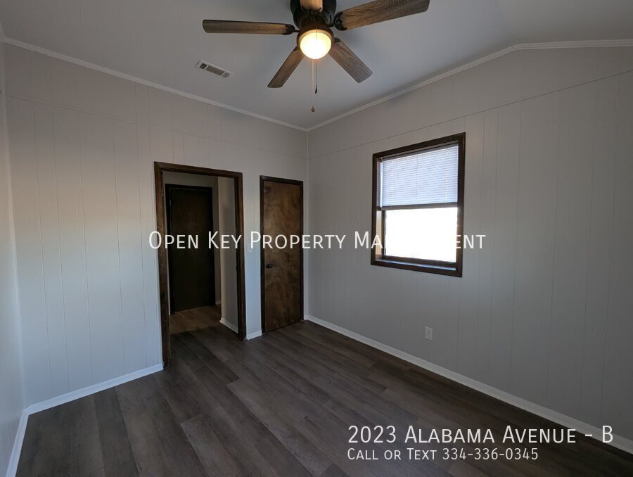 Discover this 1-bedroom, 1-bath apartment in Grand Ridge, Florida. Features a newly updated kitchen and bathroom. Don’t miss out on this freshly renovated space! property image