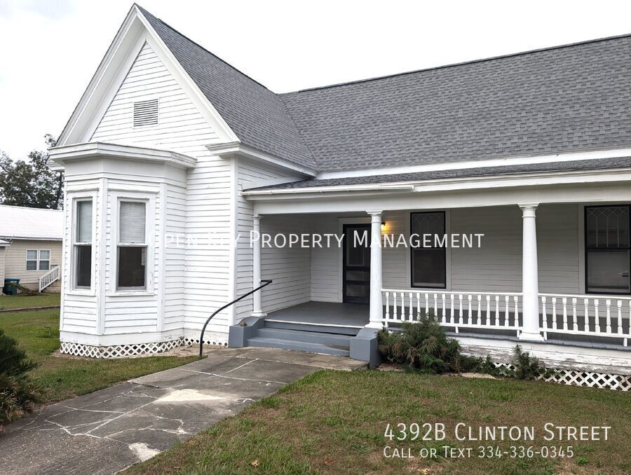 2 bedroom, 1.5 bath duplex in Marianna, FL - features hardwood flooring, tall ceilings, fireplace, animals are welcome and appliances are included. A beautiful rental with lots of character! property image
