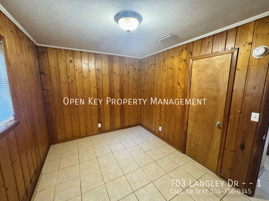 Spacious and affordable 2 bedroom, 1 bath duplex in Dothan, AL. Section 8 approved, appliances included and pets are welcome! property image