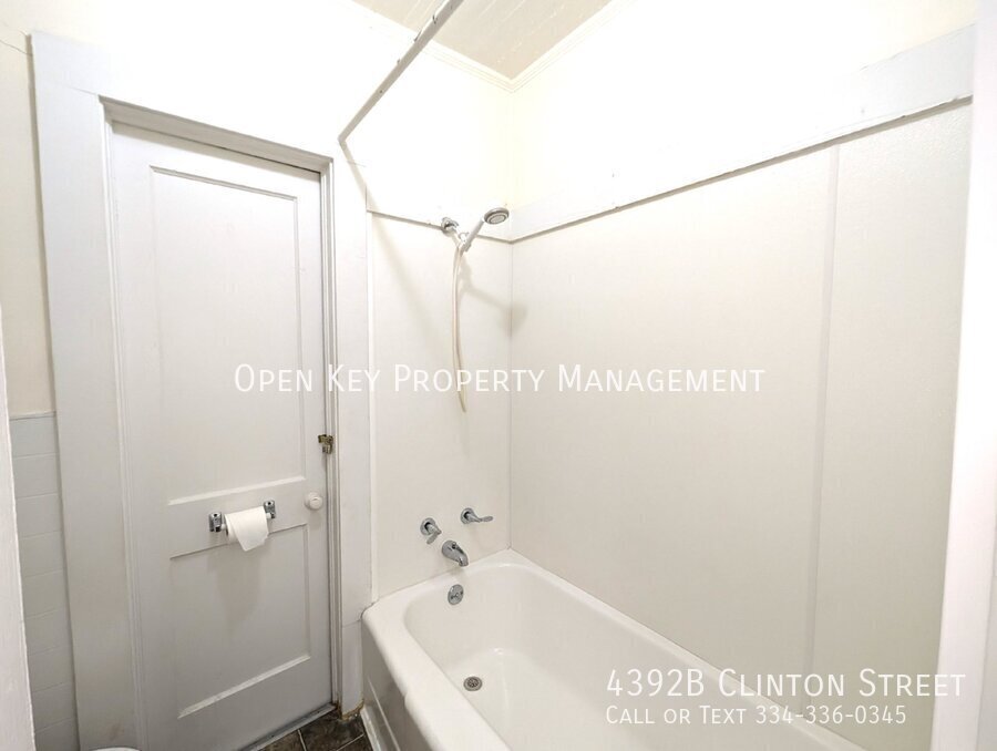 2 bedroom, 1.5 bath duplex in Marianna, FL - features hardwood flooring, tall ceilings, fireplace, animals are welcome and appliances are included. A beautiful rental with lots of character! property image