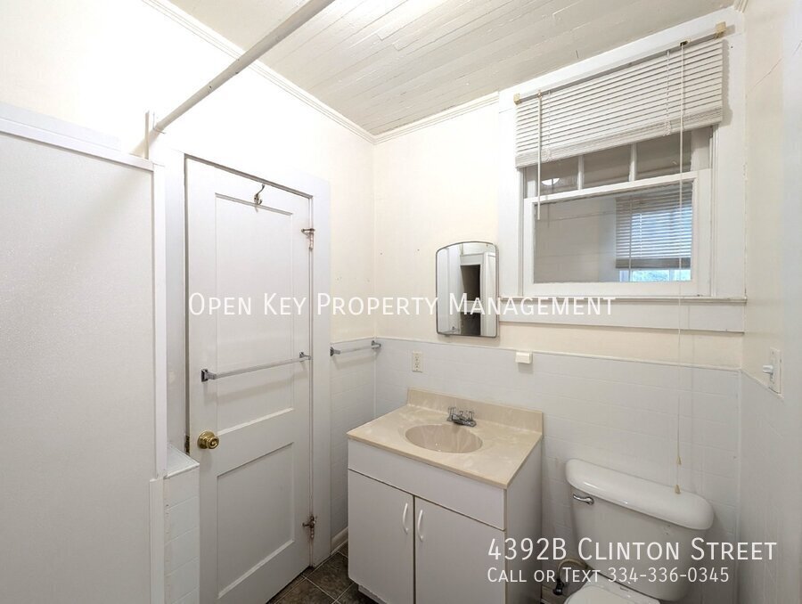 2 bedroom, 1.5 bath duplex in Marianna, FL - features hardwood flooring, tall ceilings, fireplace, animals are welcome and appliances are included. A beautiful rental with lots of character! property image