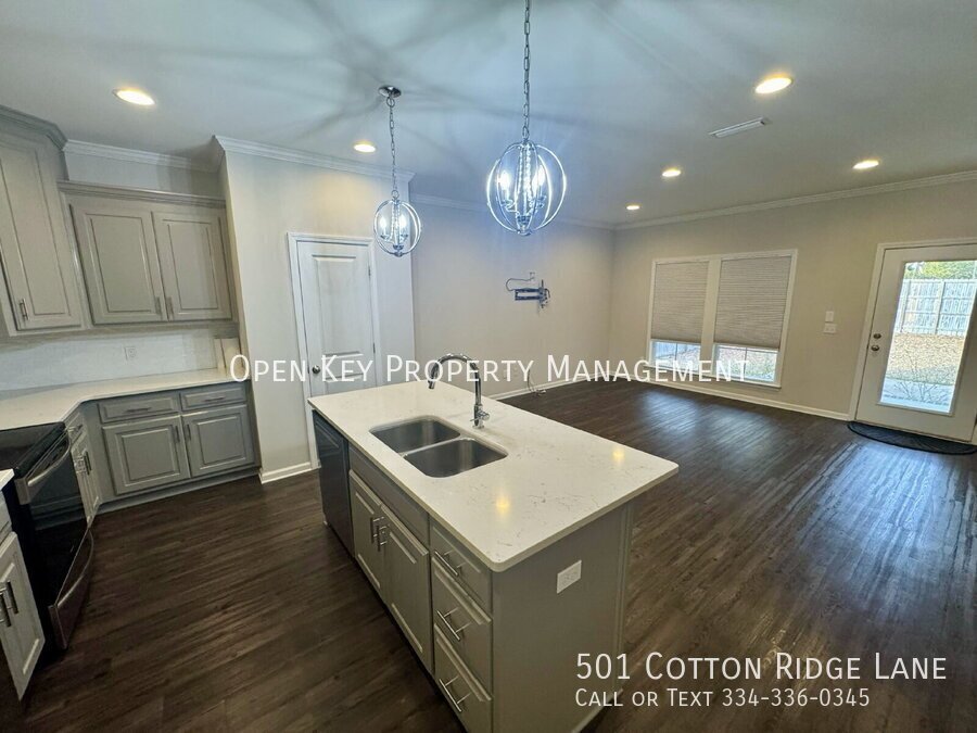 Beautiful 3 bedroom, 2 bath rental in Hidden Lake East. Prime location near ACOM. Open floor plan, appliances included, fenced in backyard, pond and playground nearby - don't miss out on this rental! property image