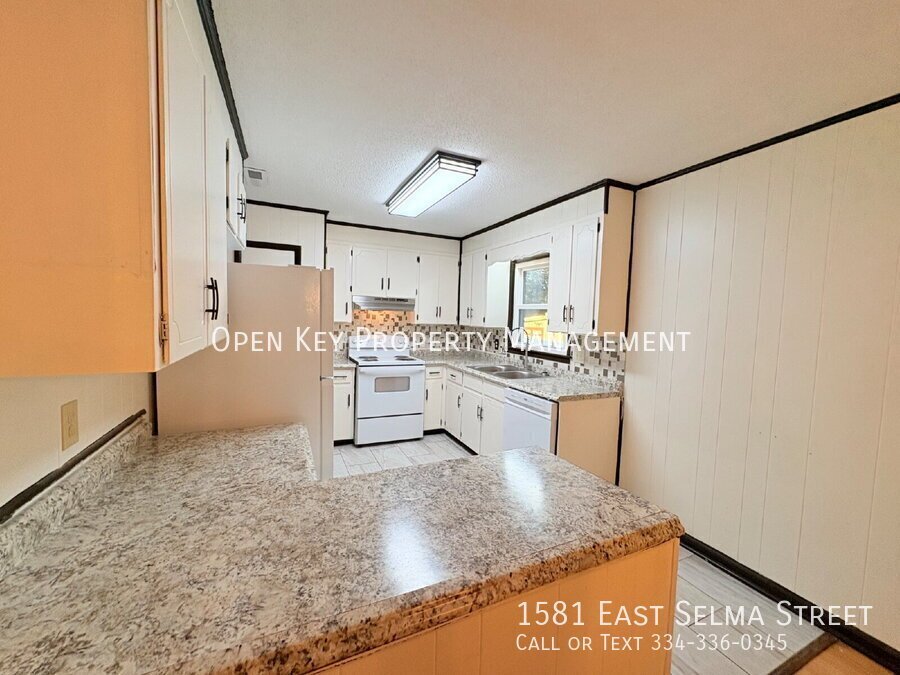 Spacious and beautiful 3 bedroom, 1.5 bath brick home for rent on a corner lot in Dothan, AL. Includes a large yard, new appliances, and pets are welcome. Check out this rental today! property image