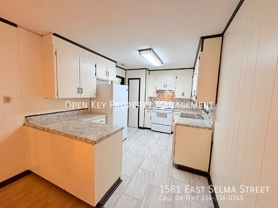 Spacious and beautiful 3 bedroom, 1.5 bath brick home for rent on a corner lot in Dothan, AL. Includes a large yard, new appliances, and pets are welcome. Check out this rental today! property image