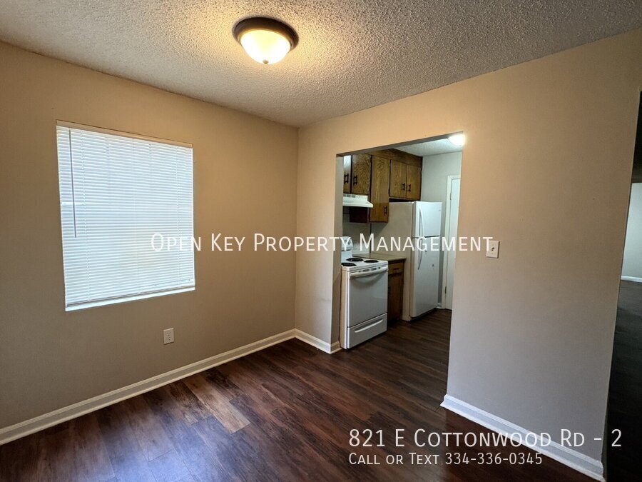 This cozy 2-bedroom & 1-bath apartment in Dothan, AL, features new flooring throughout, a spacious living area, appliances included, and is Section 8 approved! property image