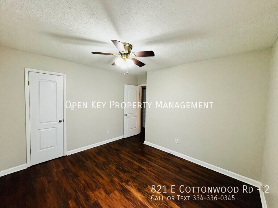This cozy 2-bedroom & 1-bath apartment in Dothan, AL, features new flooring throughout, a spacious living area, appliances included, and is Section 8 approved! property image
