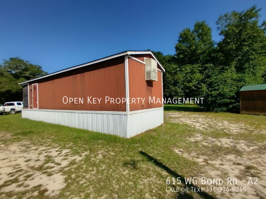 Recently updated 1 bedroom, 1 bath mobile home for rent in Dothan, AL. Appliances, lawncare, and water are all included in rent - move in ready! property image