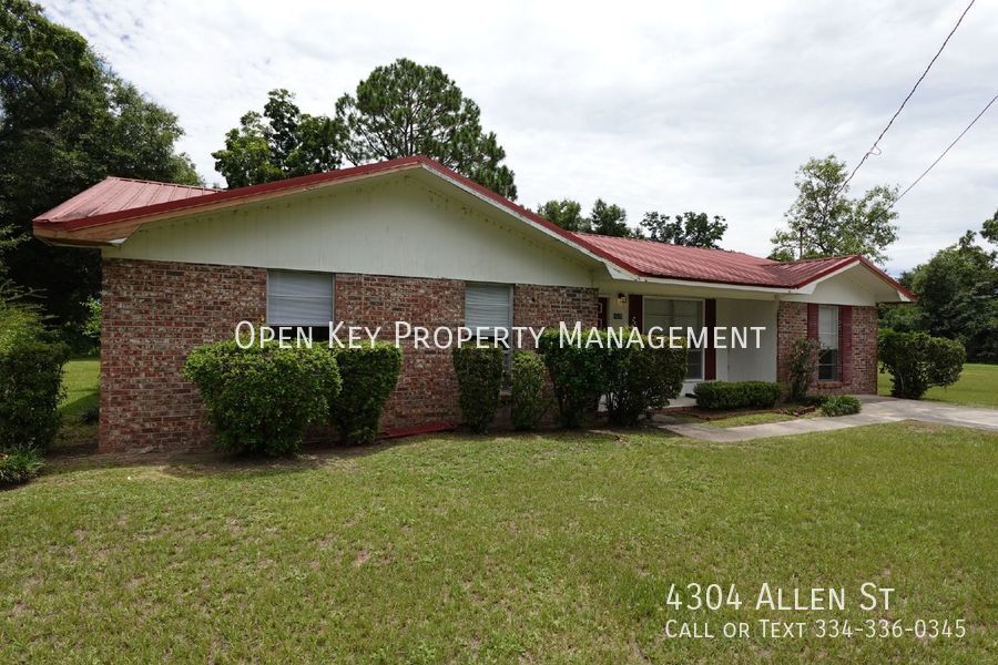 Beautiful 3 bedroom, 1.5 bath rental in Greenwood, FL. This home includes appliances, a large backyard with storage, pets are welcome...this is move in ready! property image