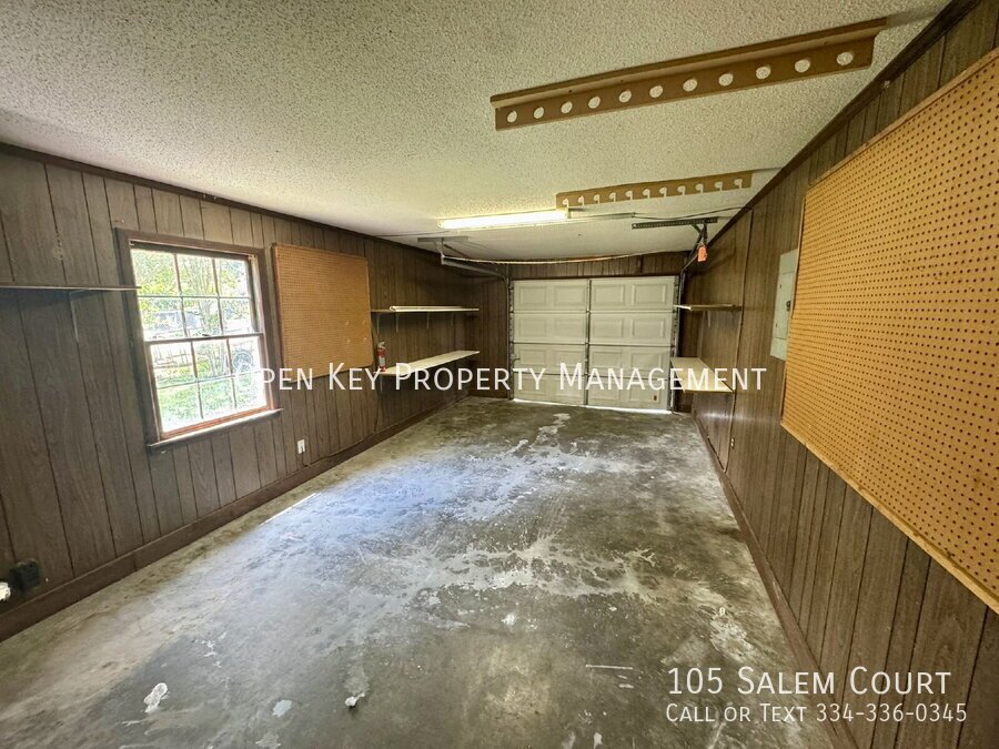 Beautiful 3 bedroom, 2 bath rental in Dothan, AL. Conveniently located to shopping and dining, two living areas, fireplace, and appliances included. This home is move in ready! property image