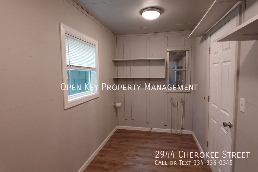 Spacious 4 bedroom, 2 bath home for rent in Marianna, FL. This pet friendly property offers two living rooms, perfect for entertaining. Additional storage in backyard included. Check out this rental! property image