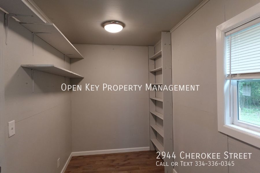 Spacious 4 bedroom, 2 bath home for rent in Marianna, FL. This pet friendly property offers two living rooms, perfect for entertaining. Additional storage in backyard included. Check out this rental! property image