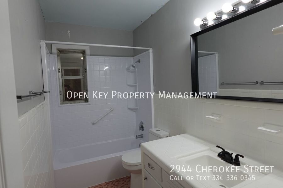 Spacious 4 bedroom, 2 bath home for rent in Marianna, FL. This pet friendly property offers two living rooms, perfect for entertaining. Additional storage in backyard included. Check out this rental! property image