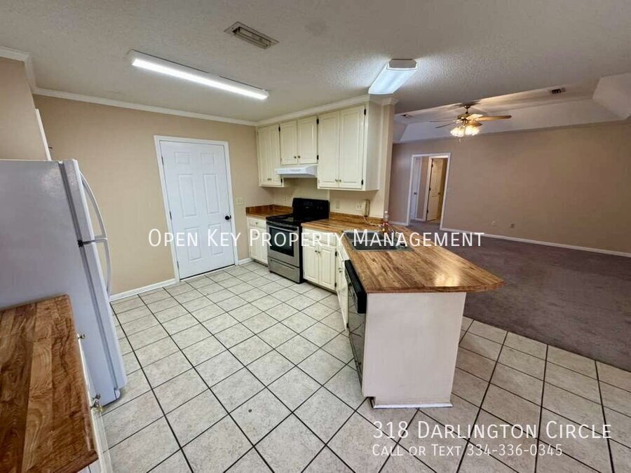 Check out this beautiful 3BR/2BA home for rent in Dothan, Alabama, near ACOM, shopping, and restaurants. It has a large fenced in yard and small covered patio, perfect for entertaining. property image