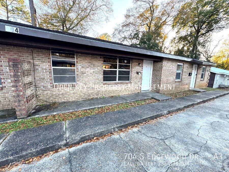 Duplex for rent in Dothan, AL. This 1 bedroom, 1 bath is approved for Section 8 and appliances included! Move in ready, check out this listing today! property image