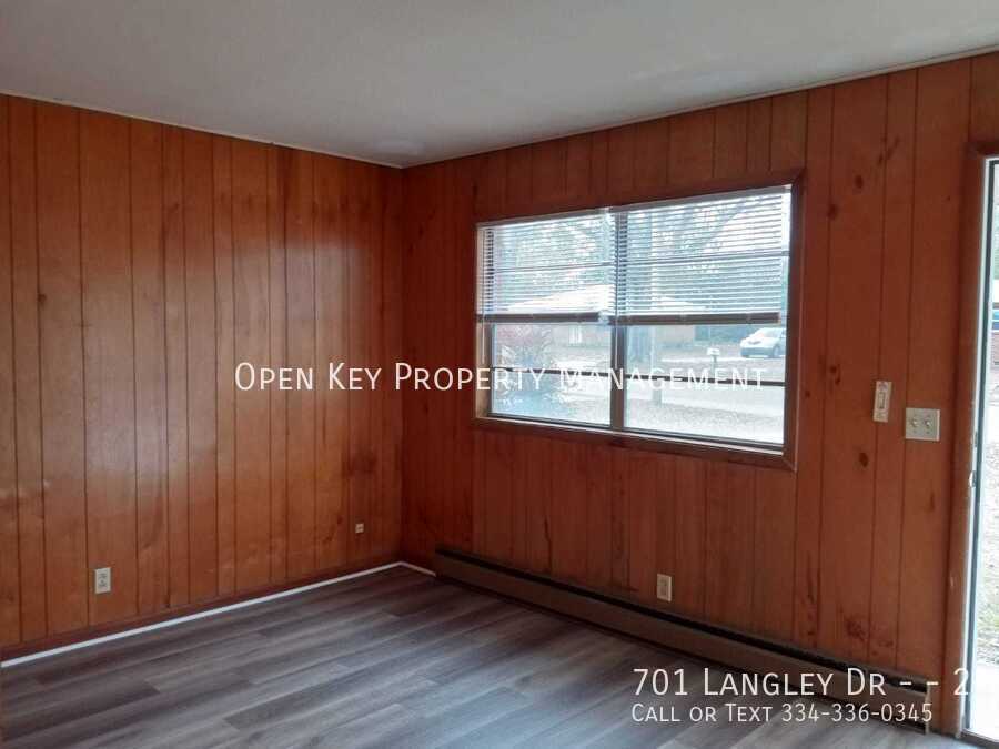 2 BR/1BA, Section 8 approved rental - LVP flooring, appliances included, conveniently located in Dothan, AL. Check out this rental today! property image