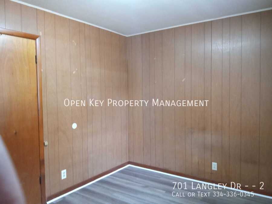 2 BR/1BA, Section 8 approved rental - LVP flooring, appliances included, conveniently located in Dothan, AL. Check out this rental today! property image