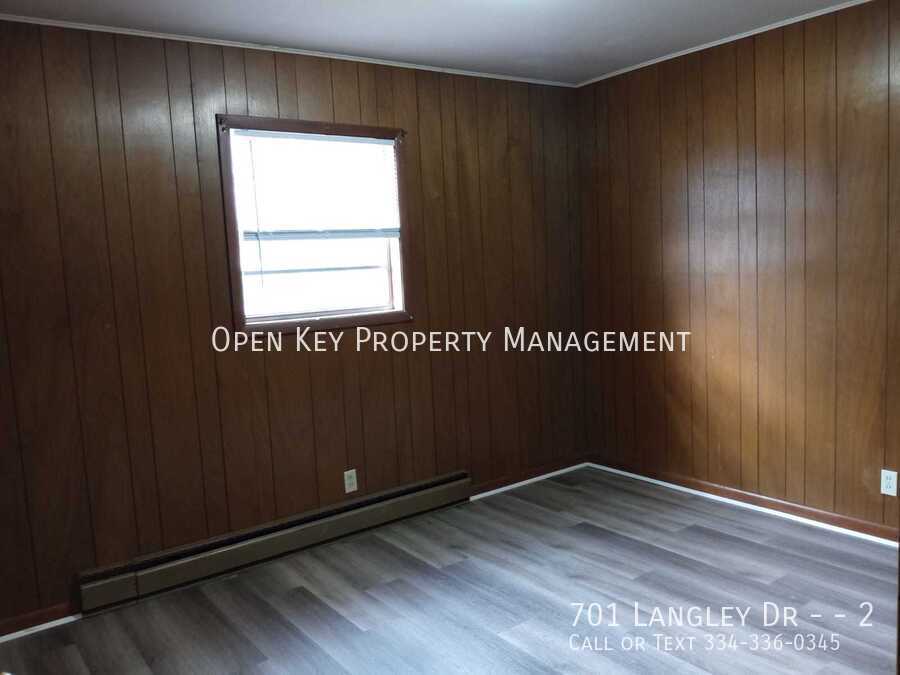 2 BR/1BA, Section 8 approved rental - LVP flooring, appliances included, conveniently located in Dothan, AL. Check out this rental today! property image