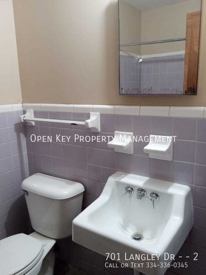 2 BR/1BA, Section 8 approved rental - LVP flooring, appliances included, conveniently located in Dothan, AL. Check out this rental today! property image