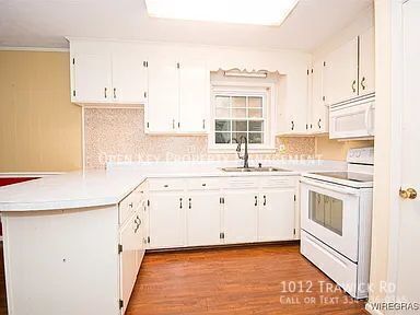 Beautiful 3BR/2BA home for rent in Dothan, AL. Sits of a spacious half-acre lot with den, fireplace, and sunroom. property image