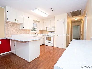 Beautiful 3BR/2BA home for rent in Dothan, AL. Sits of a spacious half-acre lot with den, fireplace, and sunroom. property image