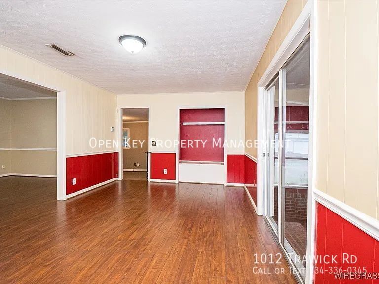 Beautiful 3BR/2BA home for rent in Dothan, AL. Sits of a spacious half-acre lot with den, fireplace, and sunroom. property image