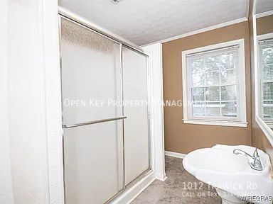 Beautiful 3BR/2BA home for rent in Dothan, AL. Sits of a spacious half-acre lot with den, fireplace, and sunroom. property image