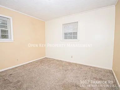 Beautiful 3BR/2BA home for rent in Dothan, AL. Sits of a spacious half-acre lot with den, fireplace, and sunroom. property image