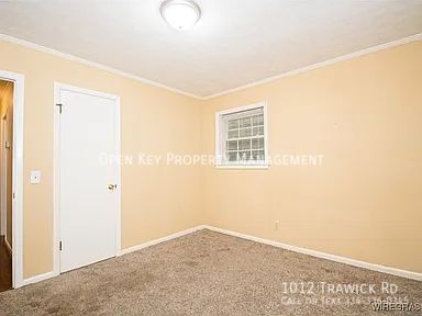 Beautiful 3BR/2BA home for rent in Dothan, AL. Sits of a spacious half-acre lot with den, fireplace, and sunroom. property image