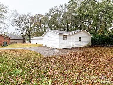 Beautiful 3BR/2BA home for rent in Dothan, AL. Sits of a spacious half-acre lot with den, fireplace, and sunroom. property image